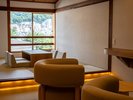 【琉球畳憩いの座付き二間和洋室/海風を感じる露天風呂付き】リビングルーム/A客室