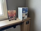 VODカードの販売機は3・6・9階のエレベーター前に設置しております