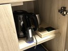 ポットや懐中電灯はテレビ台に収納しております