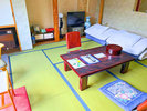 リニューアル和室:お部屋にシャワーとトイレがございます。
