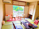 リニューアル和室:お部屋にシャワーとトイレがございます。