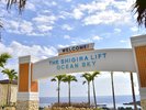【ザ シギラリフト「オーシャンスカイ」】小高い丘の上から海に向かってのびる沖縄唯一のペアリフト。