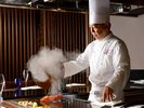 【隣接レストラン/マラルンガ鉄板焼】目の前でシェフが華麗な腕さばきを披露
