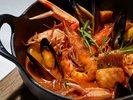 【リゾート内レストラン/シギラタートルベイ】シギラビーチから徒歩1分の立地に立つシーフードレストラン。
