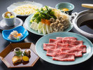 【黒毛和牛の牛すき鍋】特製の割り下で煮込むすき焼き風のお鍋です。