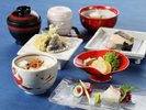 旬の旨みが凝縮された鱧や鱸をはじめ、牛窓産の冬瓜や県産の茄子・オクラなど、さっぱりと味わえるランチ。