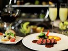 お仕事帰りやご友人とのひとときに、優雅なスイーツディナー。※お盆期間は休止しております。