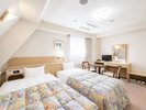 広めのベッドでゆっくりお休みください