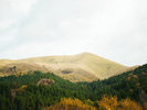 【風景】天気が良い日には遠くまで広がる山々を望むことができます。