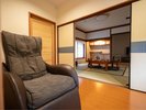 【さくら】母屋客室2階_洋室8畳+和室8畳 ここでは、ゆっくりが一番の贅沢