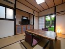 【とんぼ】離れ客室_和室6畳+6畳 畳の香りと障子の光、日本の美が息づく一室