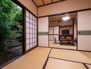 【ほたる】離れ客室_和室6畳+4畳半 自然との調和を楽しむ