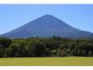 秋のおだやかな富士山。(鳴沢村いきいき広場)当館より徒歩3分