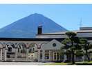 館内の至る所で雄大な富士山を望むことが出来ます!!
