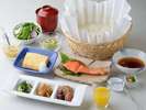 引き上げ湯葉と湯豆腐の嬉しい朝ご飯