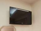 全客室に32インチのシャープ製液晶テレビをご用意しております。