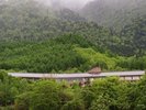 森に包まれながら深呼吸し、大地が育んだ野菜を味わい、静けさに心をゆだねる。