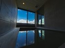 富良野ホテルの特別室は、客室にいながら温泉と絶景の両方を愉しめる、極上のプライベート空間です。