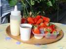 こもろ布引いちご園コンデンスミルク&紅茶のサービス付き