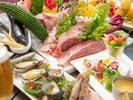 夏限定BBQイメージ|海辺のテラスで開放的なBBQ