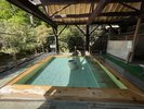 *女湯(露天風呂)/自然が織り成す景観を眺めながらゆっくりと湯船に浸かる贅沢なひと時を。
