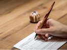 チェックイン時には箱根寄木細工のペンをご用意しています