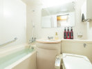 *【部屋】バストイレ付の和室8畳のユニットバスタイプのお風呂