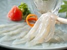 *【食事】ふぐ刺し(一例)