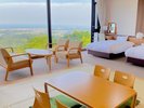 客室:洋室、和室、和洋室があります。すべての部屋から、太平洋や市内を一望できます。