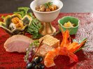 山翠会席<2026年冬>【前菜】数の子山葵和え・有頭海老芝煮・金箔松葉・牛しぐれ煮・ズワイ蟹煮凝りほか
