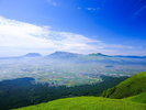 【阿蘇山】九州屈指の観光名所。世界最大級の絶景カルデラは一見の価値あり!(写真提供:熊本県観光連盟)