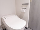 【トイレ】お部屋内は、シャワーブース、トイレがそれぞれ個別となっております。
