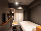 【ダブル】16.5平米のお部屋です。140cm幅のダブルをご用意しております。