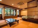 【禁煙☆半露天風呂付き客室】窓辺のお風呂で長湯を楽しんでください。※温泉ではありません。