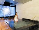 【貸切風呂:宝乃湯】2024年7月リニューアルオープン。約5人が一緒に入れる大きさです。