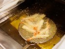 【和洋中バイキング(夕食)】ライブキッチンの季節の天ぷら各種。