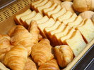 ◆【朝食】パン各種(クロワッサン・ミルクパン・デニッシュ)