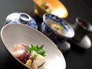 春の会席イメージ:厳選の食材で心華やぐ会席をお献立いたしました。