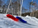 ふわふわの雪でそり遊びも♪