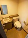 リビング付和室ルーム/洗面所とトイレになります。お風呂は別棟の大浴場をご利用下さい♪