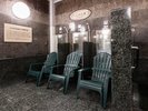 男性浴場、女性浴場共に「ととのえ処」にこだわりの椅子をご用意。