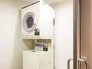 ランドリースペース(24時間)4階と9階にご用意しております。