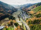 当館のある川島地区。国道から1本入ると、里山の景色が広がります。