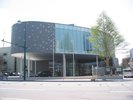 舞台芸術を中心に、多彩な公演や創作活動が行われるまつもと市民芸術館。