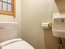 【山側】和室(13号室)温水洗浄機能付きトイレを設置しております。