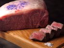 【鉄板焼 泉崎】厳格な基準をクリアした、きめ細やかなサシと濃厚な旨みが特徴の神戸ビーフ。