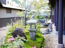 ��R�k��炭�����̓��{�뉀���A���R���D��Ȃ��̂ю�т����o���B
