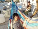 朝食後はレストランテラスのハンモックでほっこり