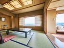 【鹿門亭 特別室】12+8畳+広縁の広々としたゆとりの空間です。
