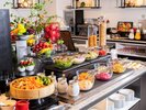 2026年4月の朝食会場リニューアルにより、ブッフェエリアと席数を拡充し、ゆったりお食事を楽しめます。